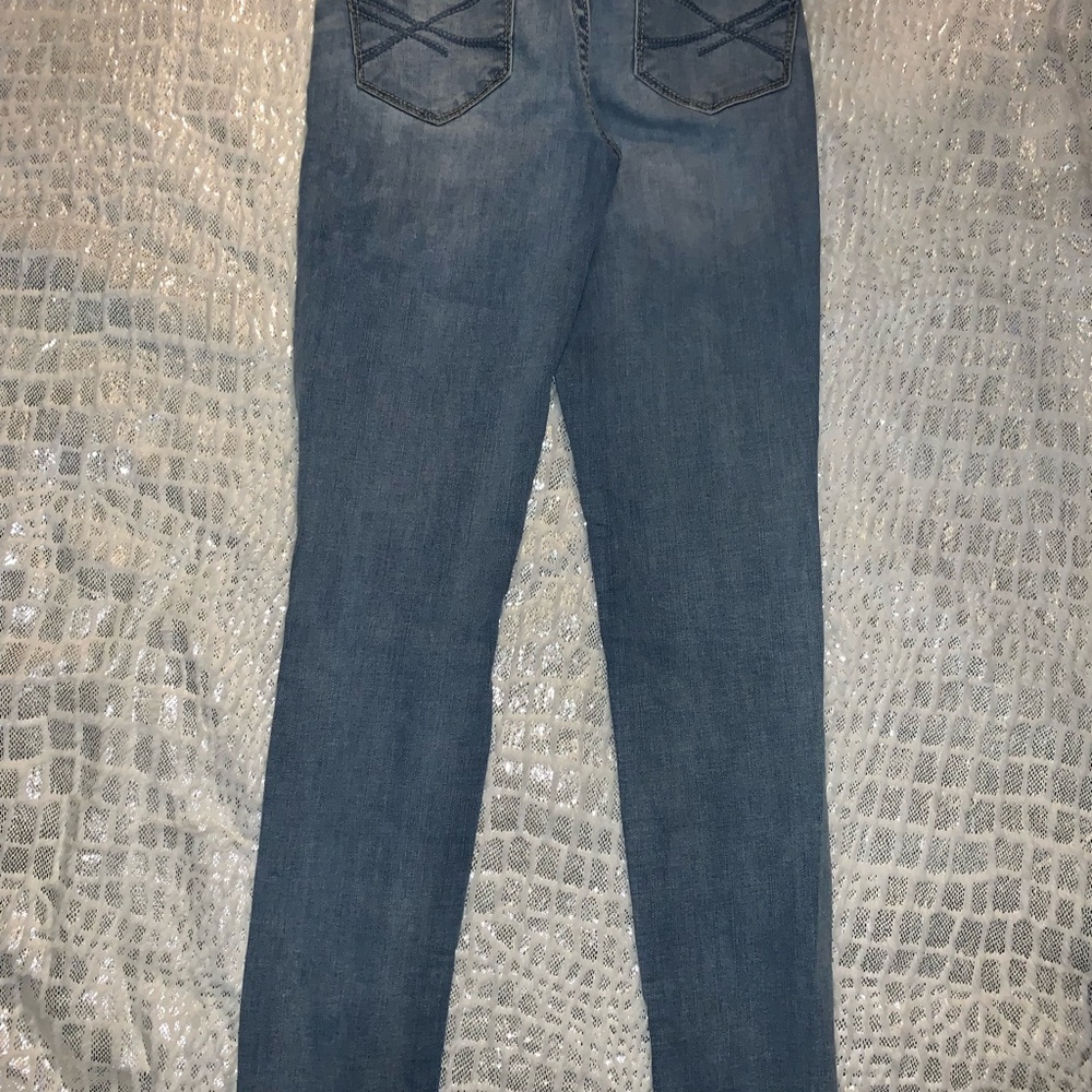 Distressed Jeans - Picture 3 of 4